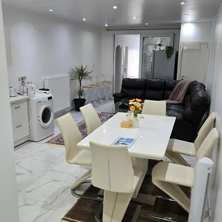 Tahiri House 64 F1 Апартаменты Шарлеруа
