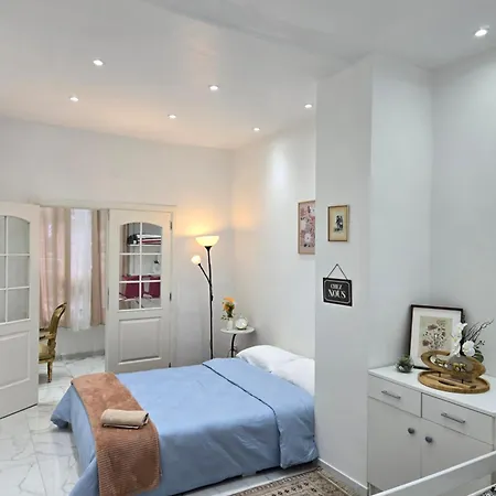 Tahiri House 64 F1 Апартаменты *
