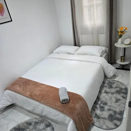 Tahiri House 64 F1 Apartment Charleroi