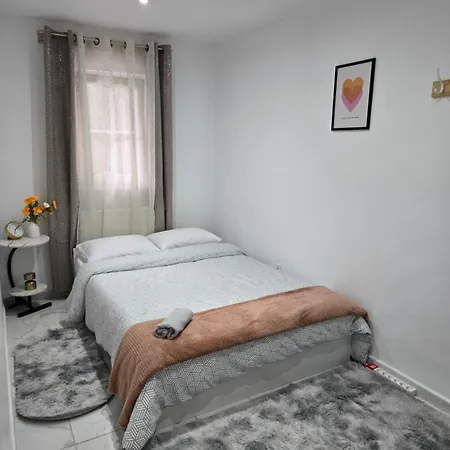 Апартаменты Tahiri House 64 F1