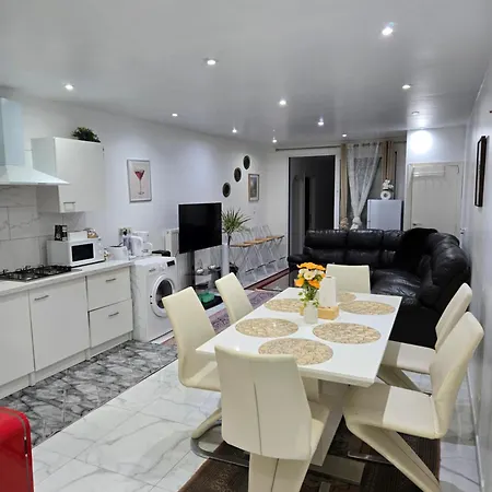 Апартаменты Tahiri House 64 F1 *