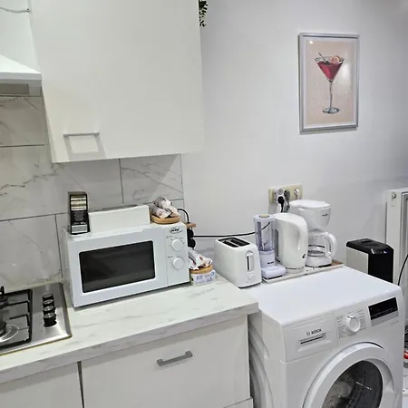 Tahiri House 64 F1 Апартаменты